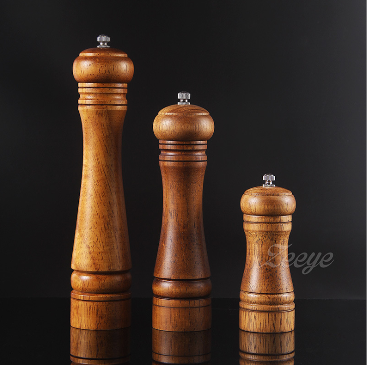 Oak Wood Pepper & Spice Grinder – Ceramic Core, Handheld Mill for BBQ & Cooking