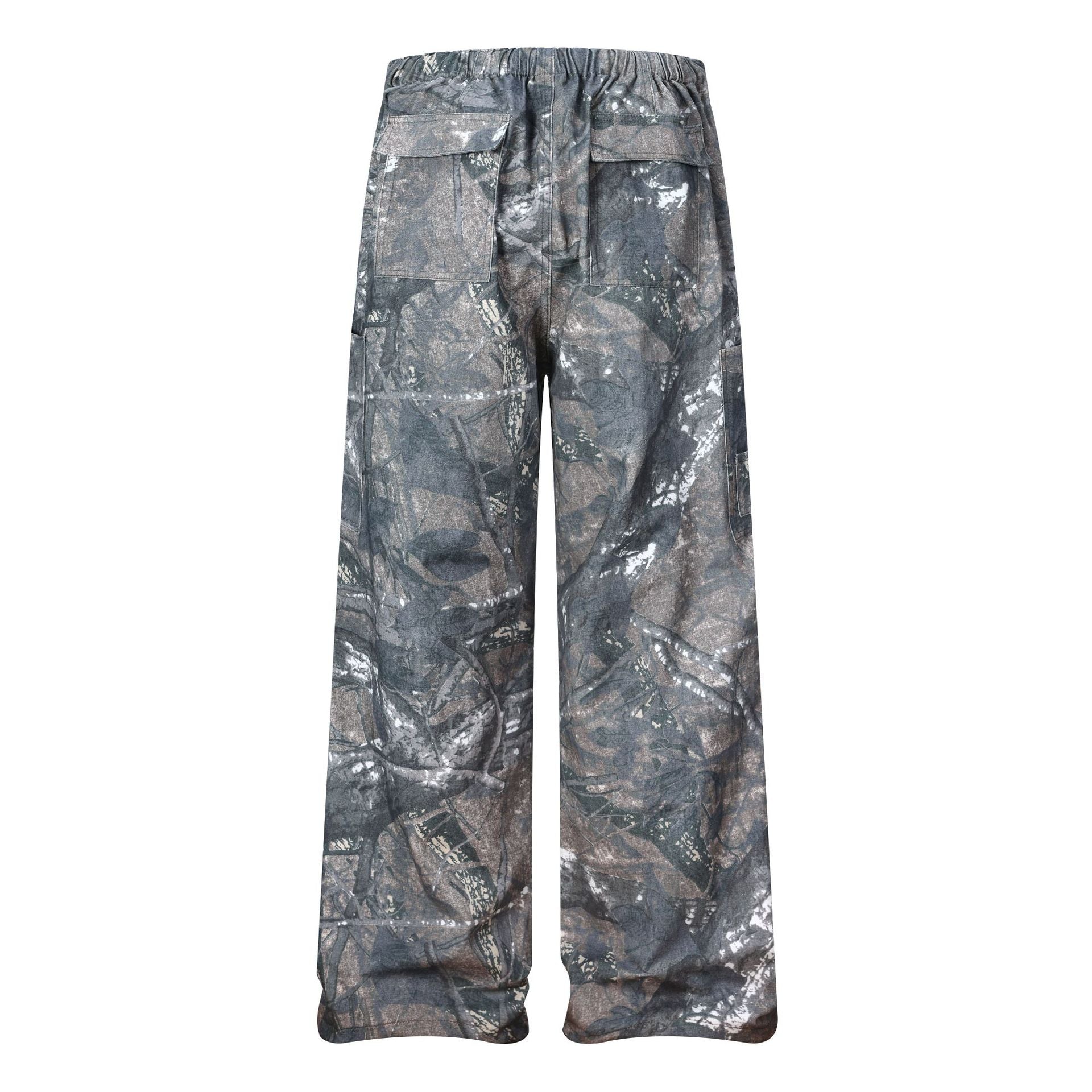 Men's Camo Cargo Pants – Pleated Straight Leg with Large Pockets