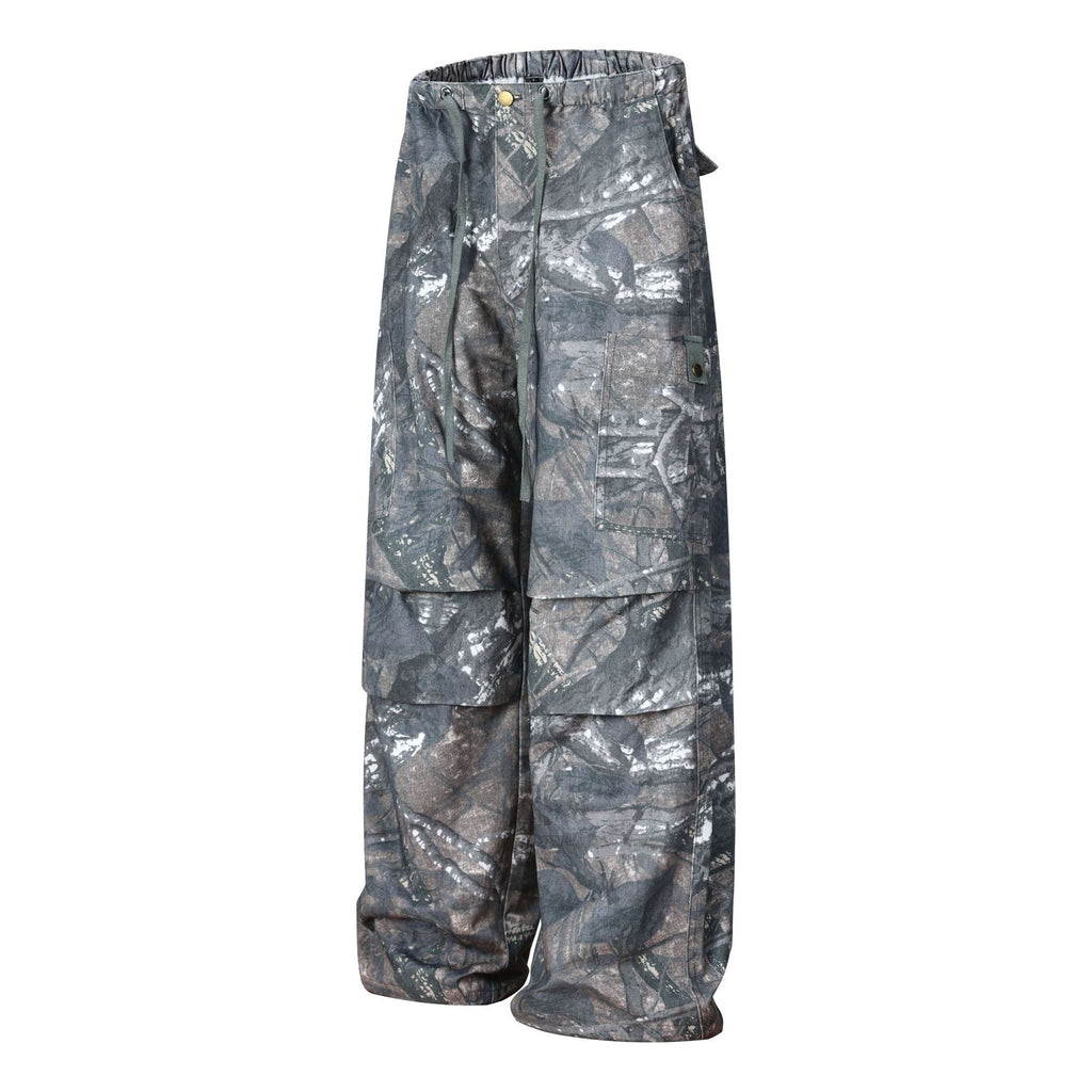 Men's Camo Cargo Pants – Pleated Straight Leg with Large Pockets